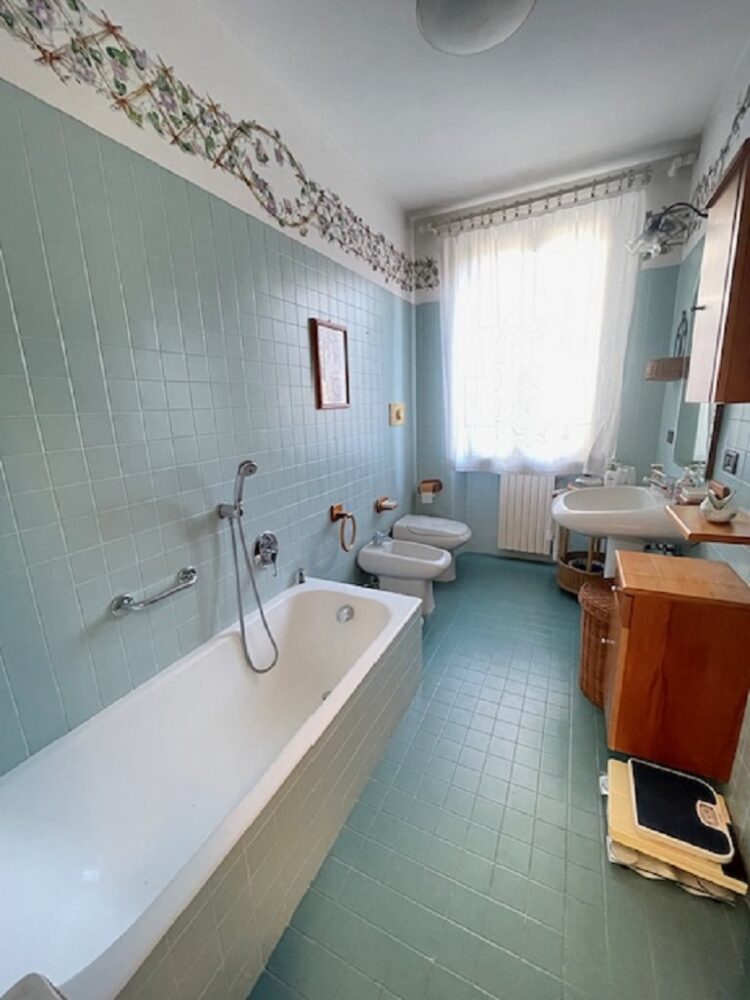 IMG_4692 1762357482 gallery 750x1000