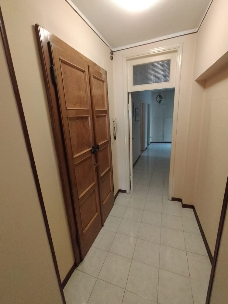 450c4efc 276e 417c bbe8 78fcbe3a262d 1764922886 gallery 750x1000