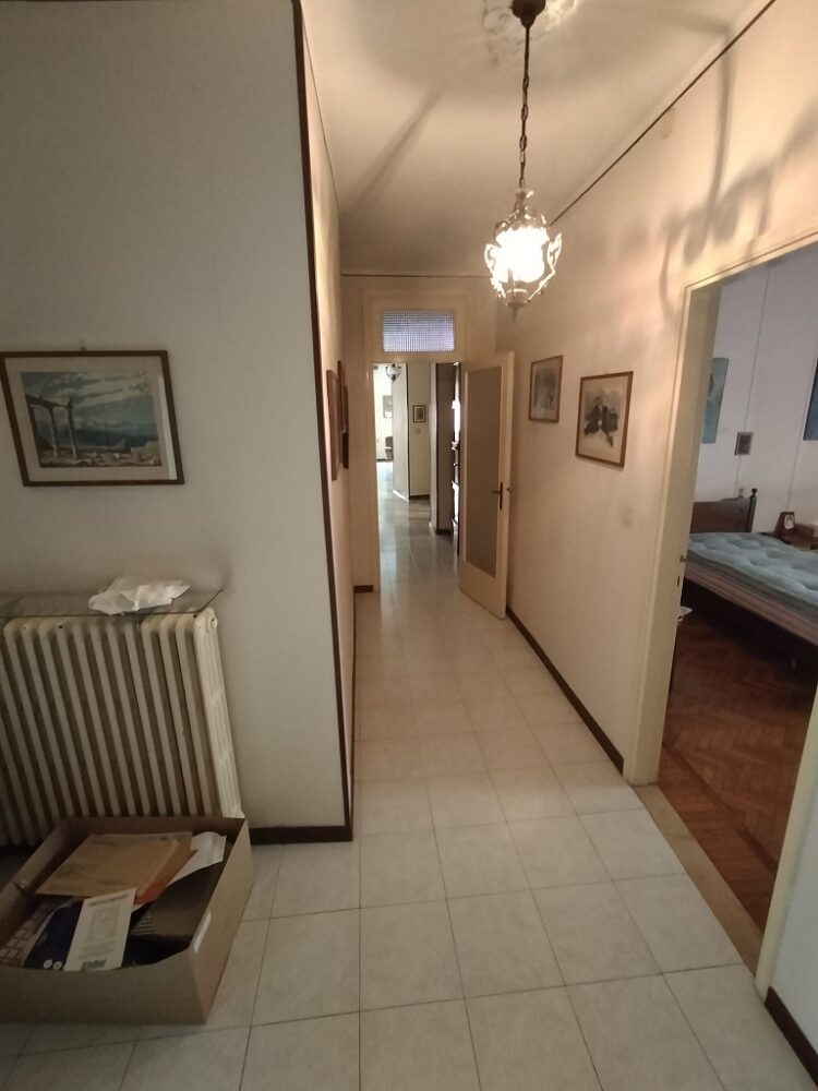 9e1b9a73 edd8 477a b553 4387b2aac9ef 1764922867 gallery 750x1000