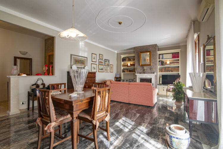 _SPO7656 1765275070 gallery 750x500