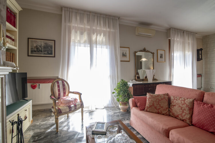 _SPO7683 1765275070 gallery 750x500