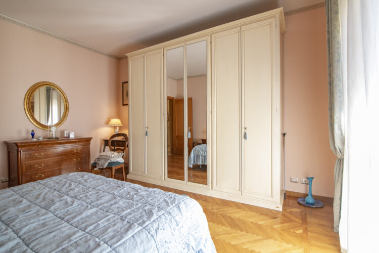 _SPO7872 1765275490 gallery 750x500