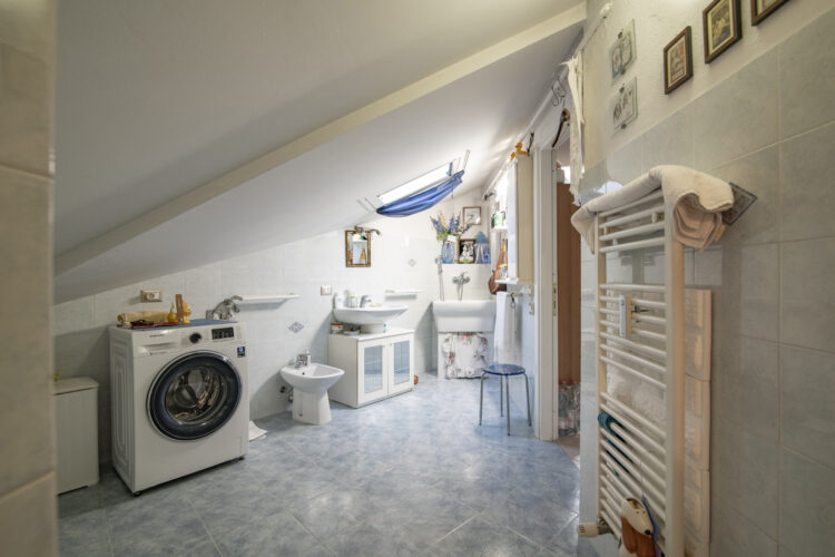 _SPO7883 1765275490 gallery 750x500