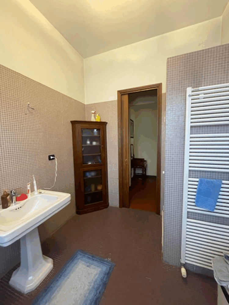 10 1775053401 gallery 750x1000