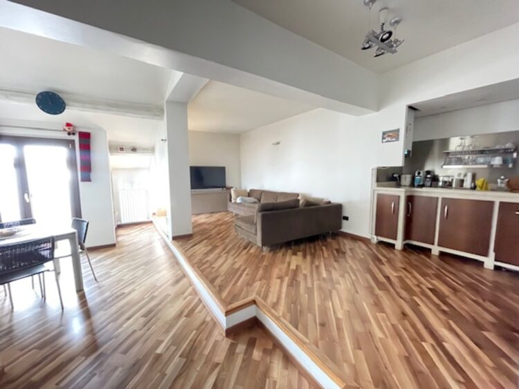 IMG_7376 1775121963 gallery 750x563