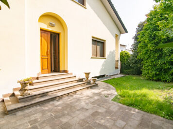 _ARI8597 1776961411 gallery 356x267