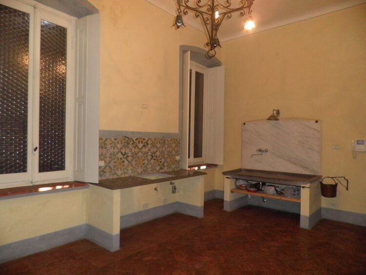 027 1792481625 gallery 750x563