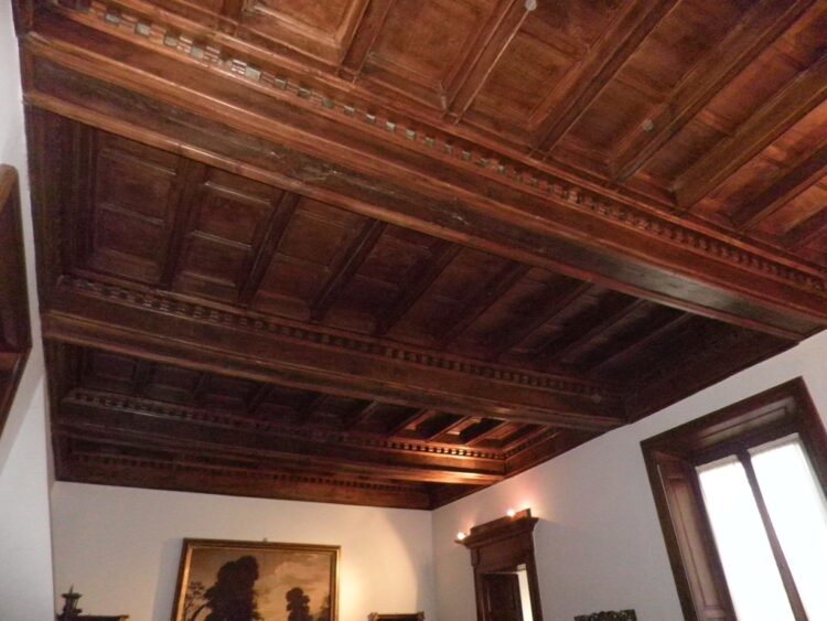 039 1792481657 gallery 750x563