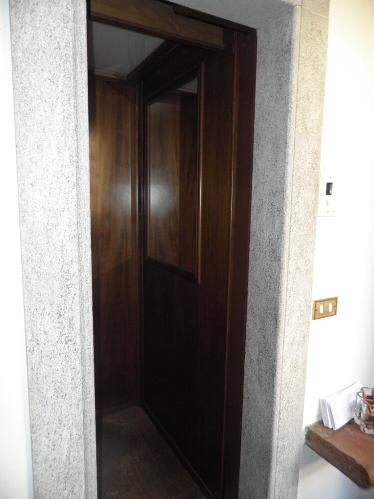 041 1792481657 gallery 750x1000