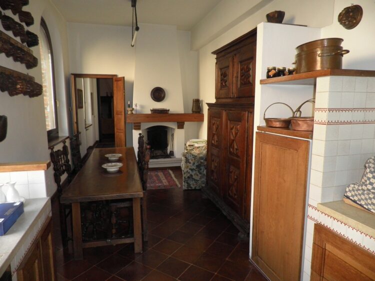 044 1792481670 gallery 750x563