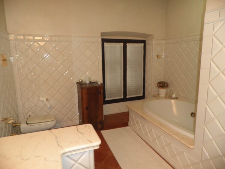 053 1792481688 gallery 750x563