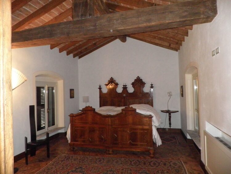 062 1792481701 gallery 750x563