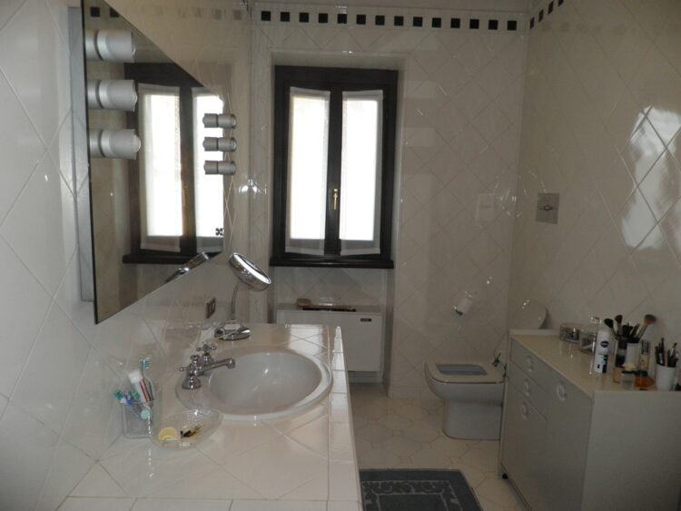 073 1792481721 gallery 750x563